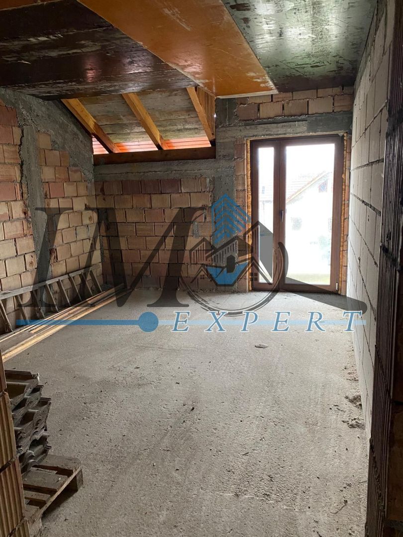 Casa de vanzare la rosu in Stremt, aproape de Alba Iulia - Poză 5