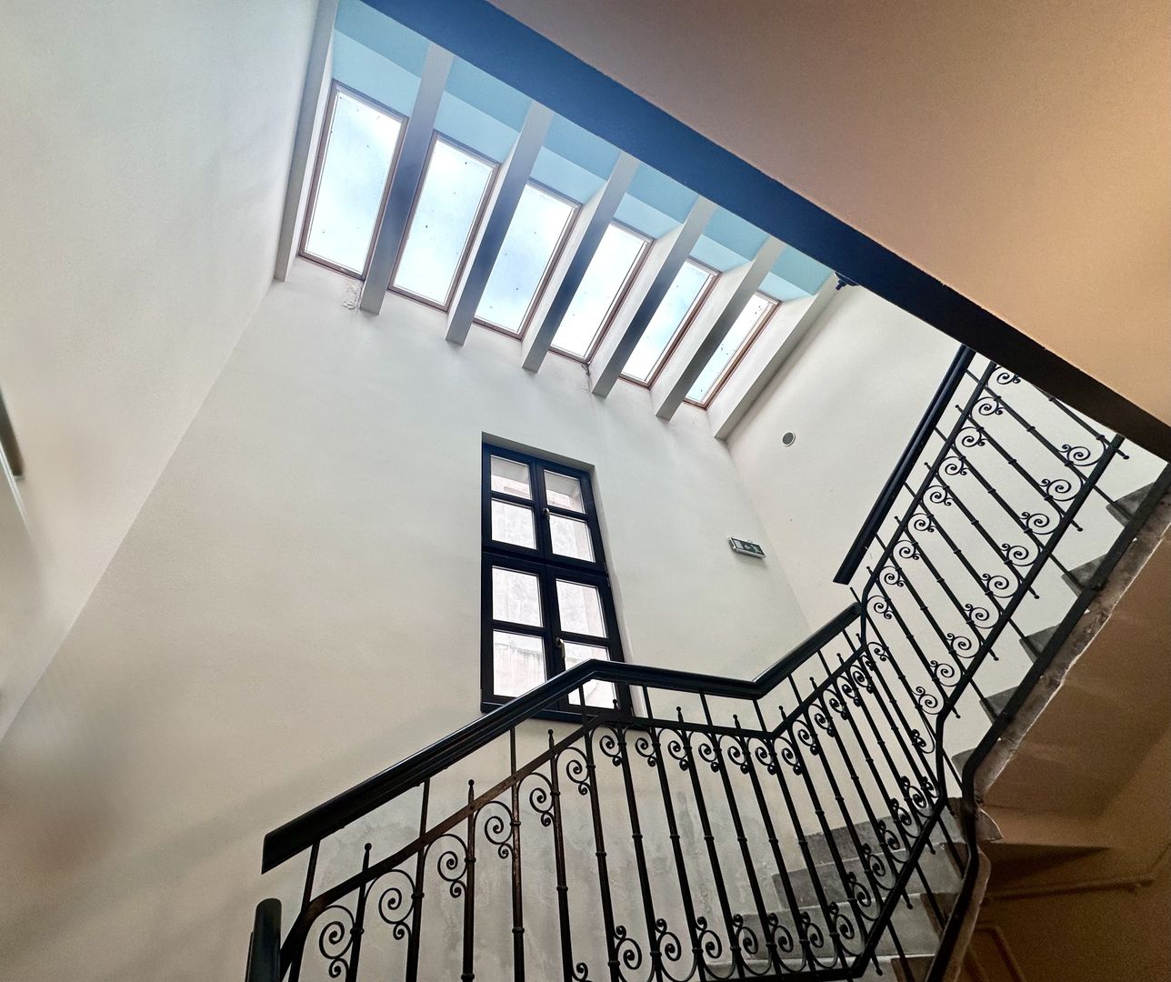 Studio boem de închiriat în zona ultracentrală a Timișoarei - Poză 15