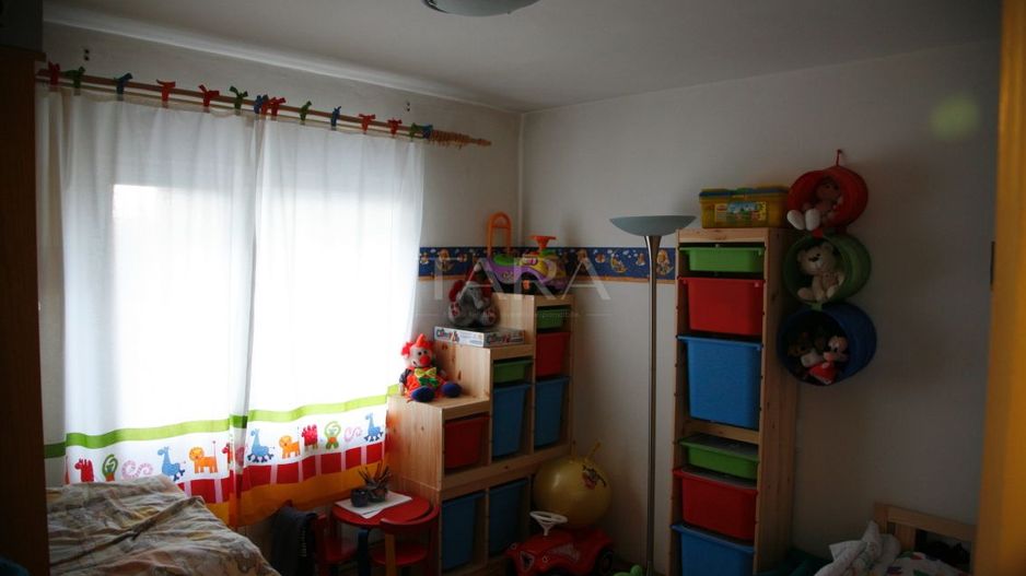 Apartament cu 4 camere, 82 mp, 2 băi și 2 balcoane, zona Câmpului. - Poză 10