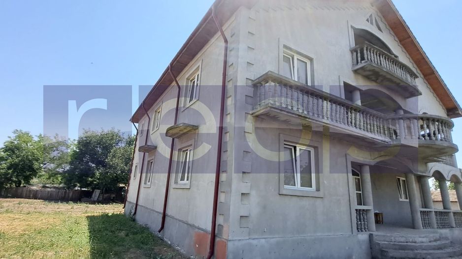 VANZARE VILA DIN BCA + TEREN 1.400 MP | STRADA PRINCIPALA | CRANGU, TELEORMAN - Poză 2