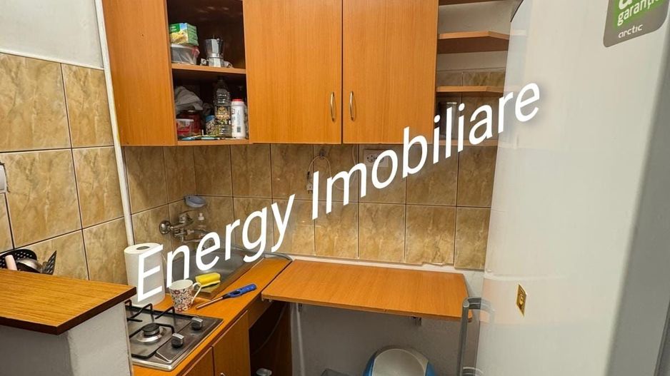 De vânzare o garsonieră recent renovată în zona 7 Noiembrie. - Poză 4