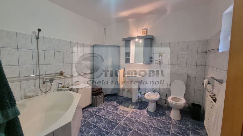 Casă pe trei niveluri, 264 mp utili + Foisor ,teren 2400 mp. - Poză 7