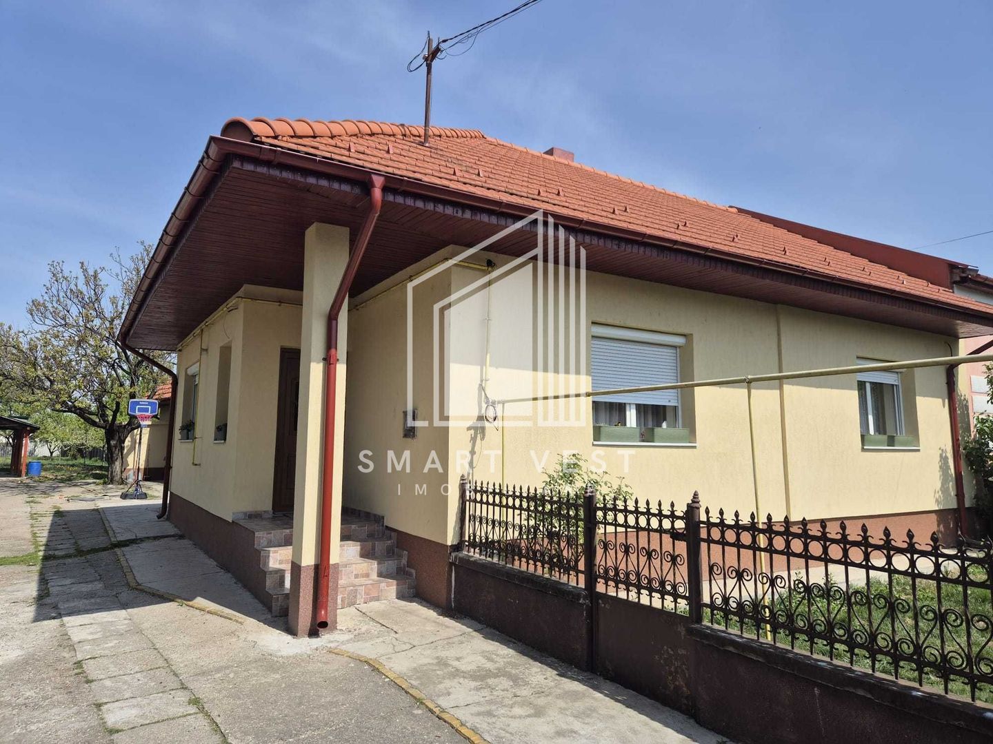 Vând casă familială, zona Titulescu - Poză 1