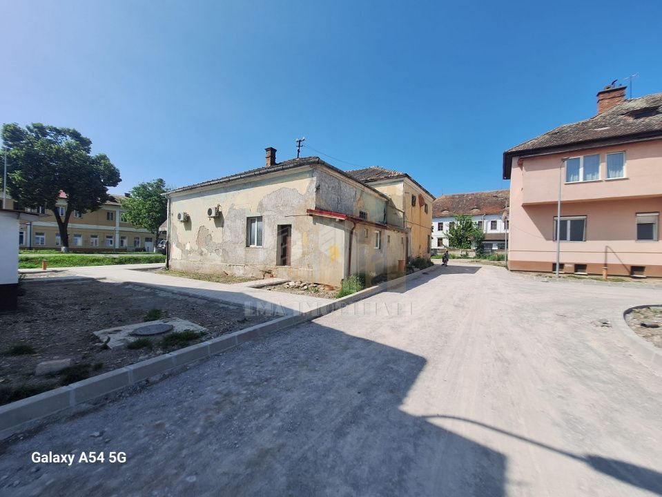 Casa si centru comercial Bod Colonie - Poză 2