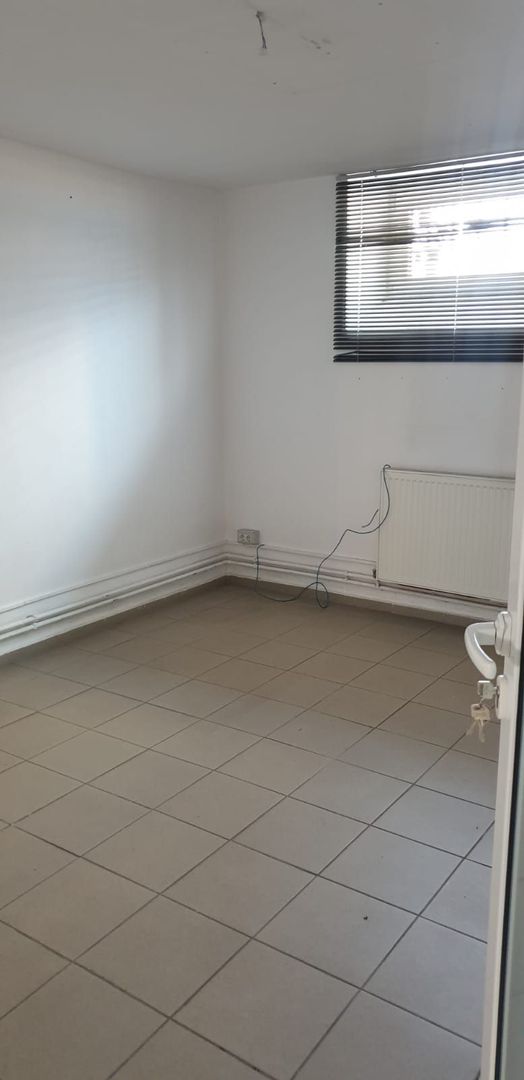 CAZARE MUNCITORI BARTOLOMEU 25 lei/pers./zi - Poză 9