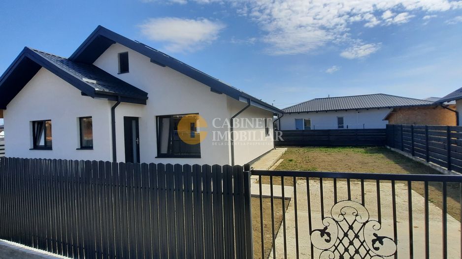 🏡 CASĂ DEOSEBITĂ  PLAN PARTER + MANSARDĂ  - VOINESTI - 110.000 EURO 🏡 - Poză 2