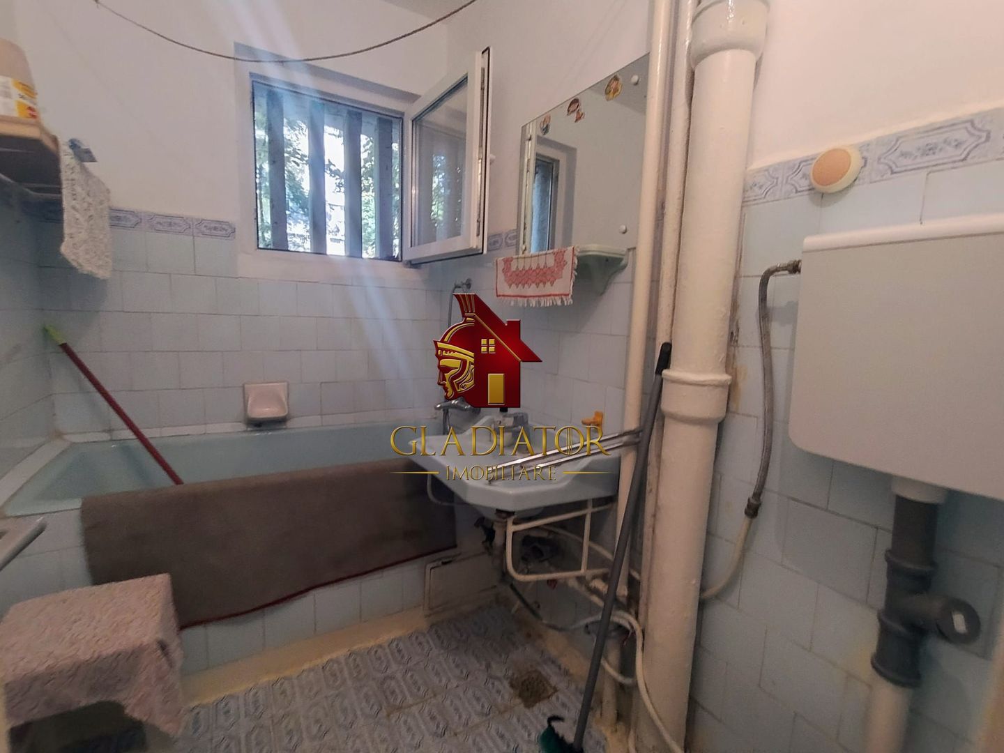 Copou Parc ferit de agitatia bulevardului, spatiu verde, et 1 cu lift - Poză 10