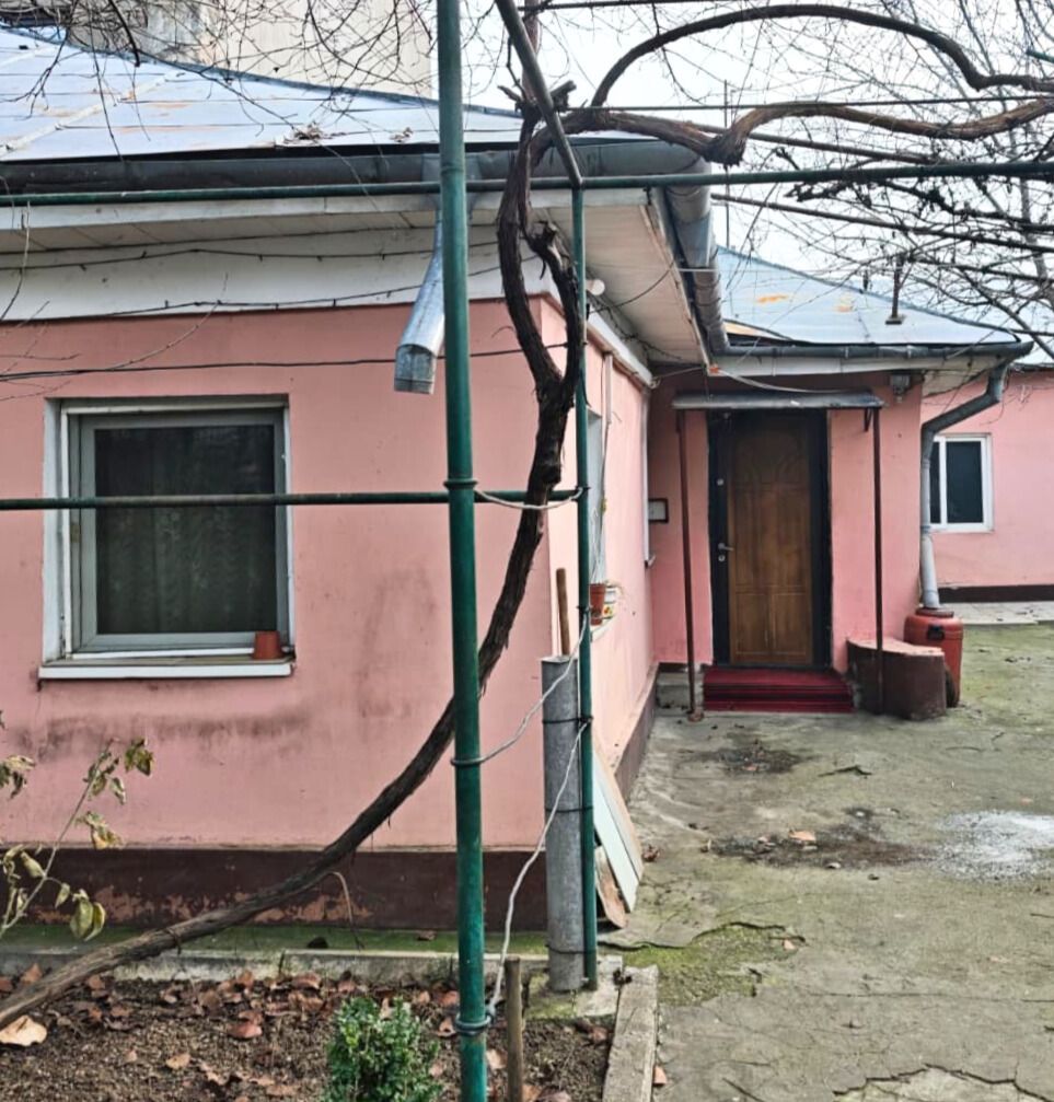 Se oferă spre vânzare casă 3 camere individuală la curte zona Salaj - Poză 1