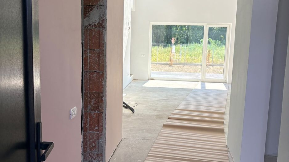 VILĂ CONTEMPORANĂ DE VÂNZARE – 450.000 €     COMISION% - Poză 14