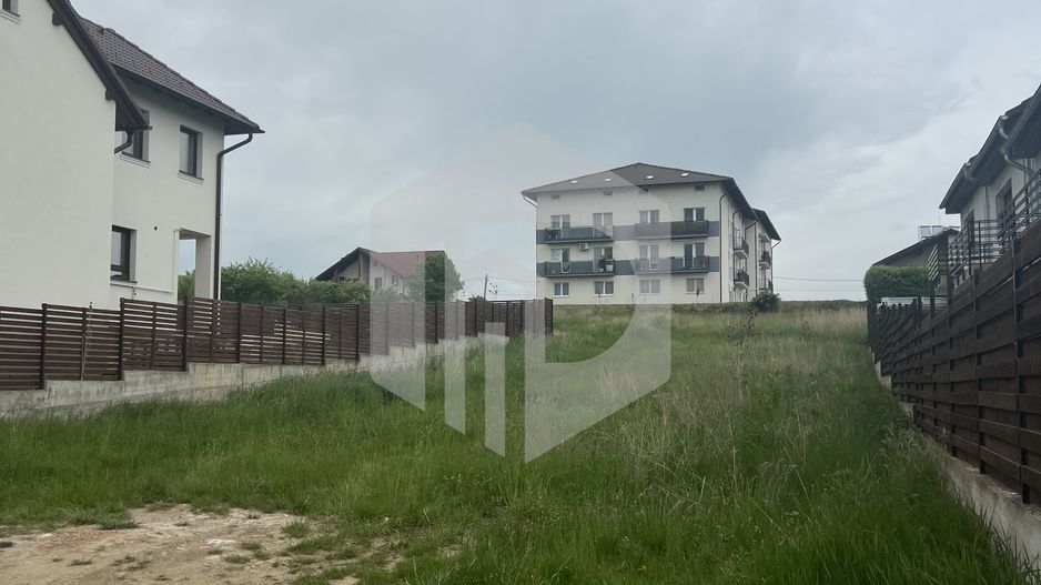 Teren intravilan pe Calea Cisnadiei-600 mp-2 fronturi - Poză 1