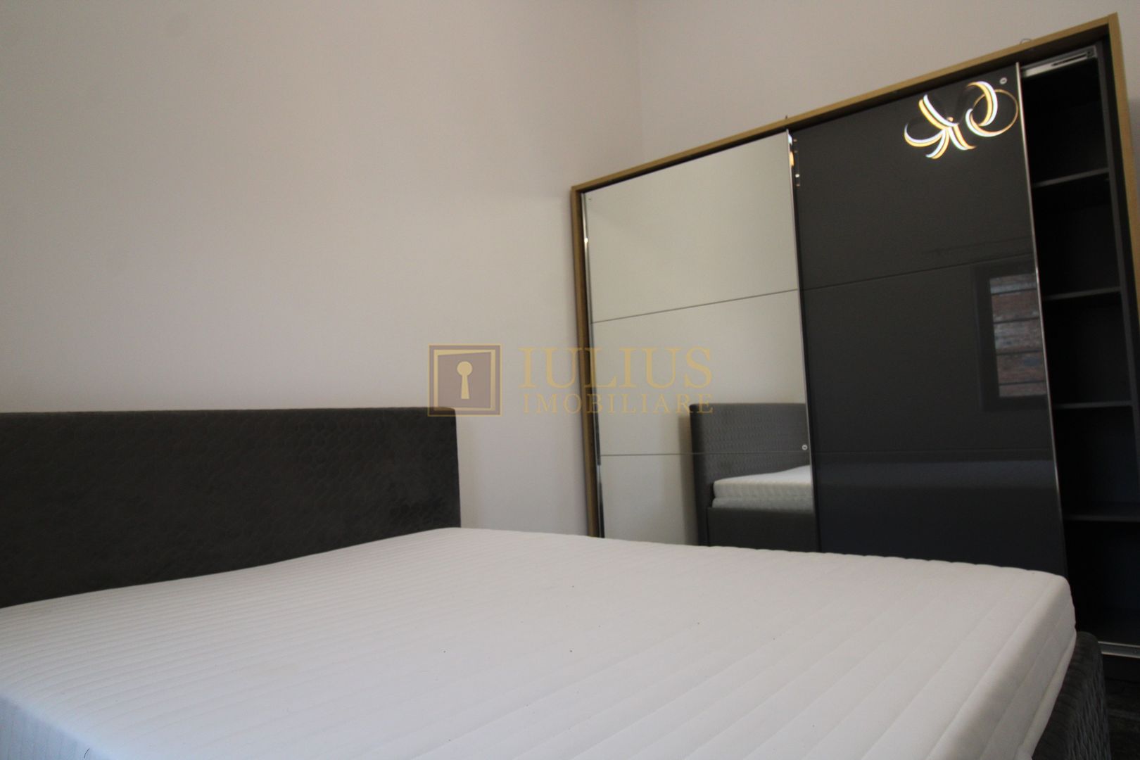 Apartament utilat  modern , situat la parter, curte coumuna privata - Poză 10