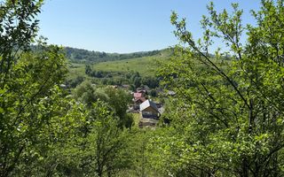 Vanzare casa cu 4 camere+anexe într-o zonă de poveste – Bezdead - Poză 18