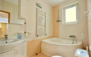 Apartament spațios cu 3 camere, 2 băi –  Punctele Cardinale - Poză 8