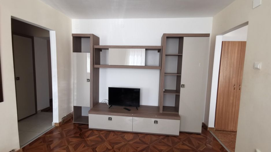 Apartament cu 2 camere de vânzare in Cetate - Poză 3