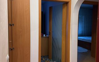 550 Euro inchiriere apartament cu 3 camere, etaj 3 din 8, zona peco BK - Poză 7