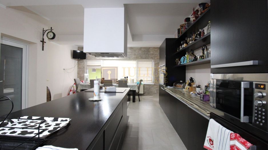 Sat Giroc, ideal pentru diverse afaceri sau pentru locuit. - Poză 6