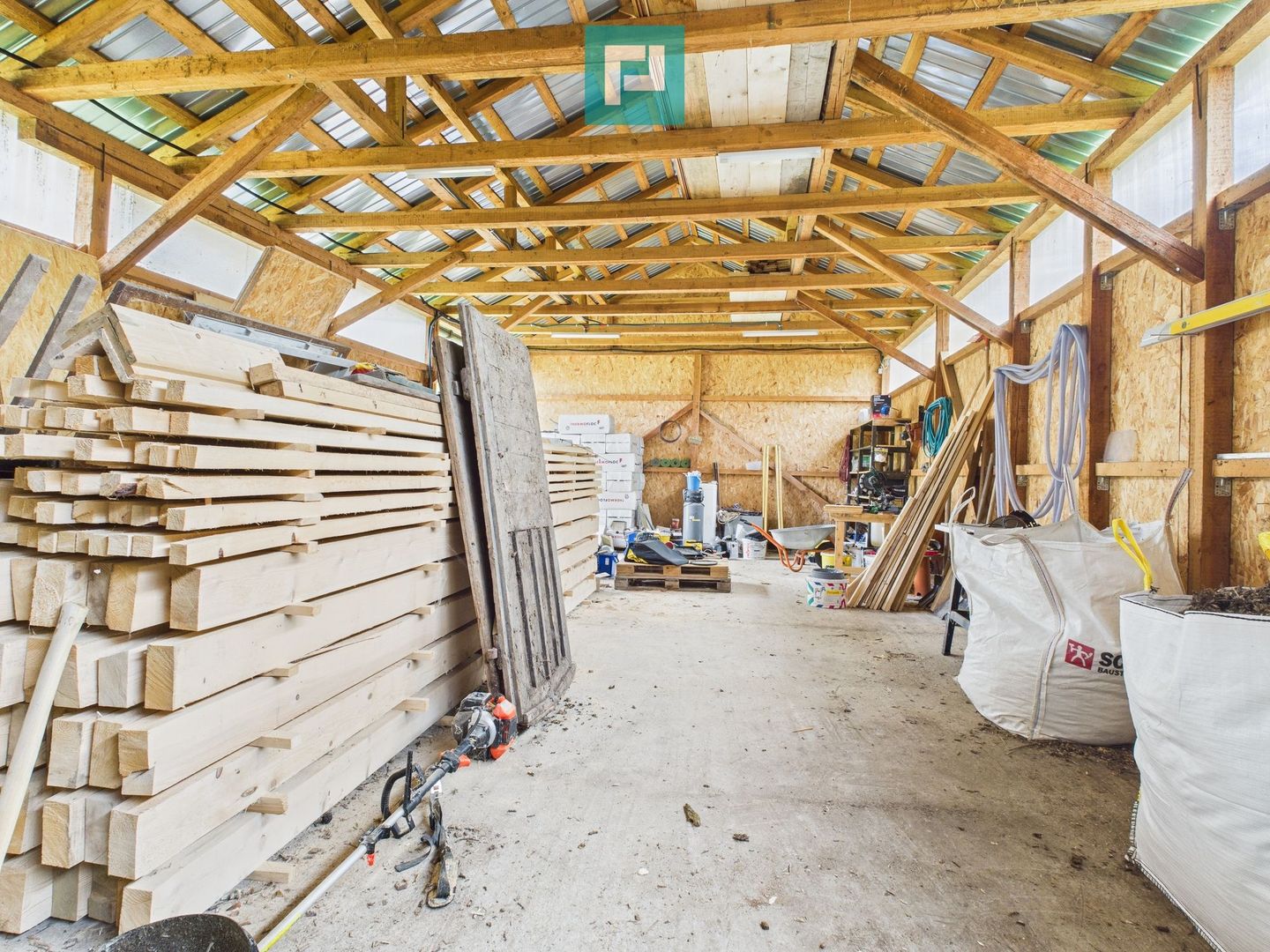 Casă cu teren generos Vărădia de Mureș - Stejar - Poză 35