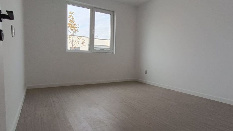 Casa Parter !4 dorm.+2 bai+2 parcari+teren liber 167mp! Calitate la su - Poză 10