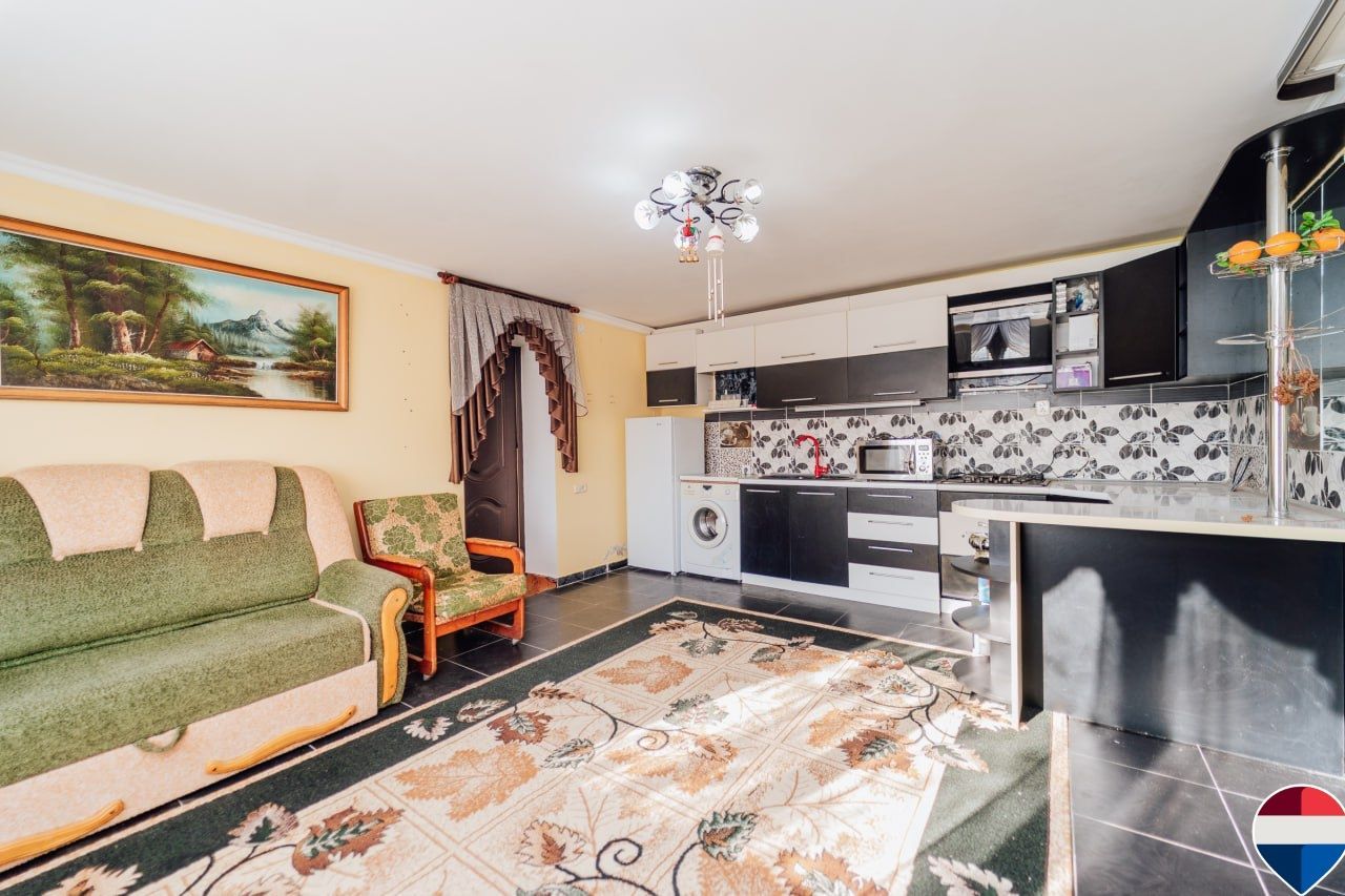 Casă de vânzare, Obileni, Hîncești ,185 m² ,16 ari, 2 garaje - Poză 5