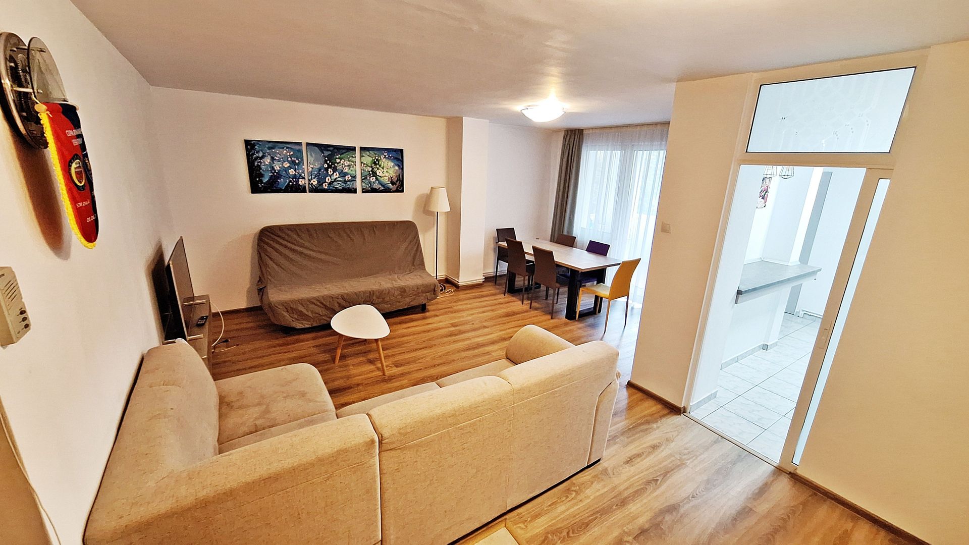 Centrul Civic, aproape de AFI, 3 camere recent renovate/mobilate, 165000 euro - Poză 2