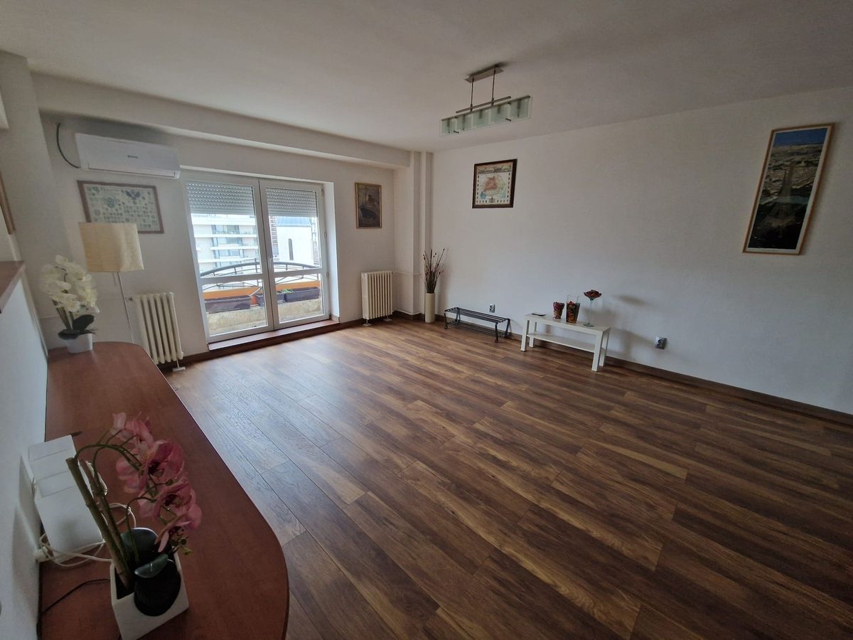 Închiriez apartament 2 camere, Piața Alba Iulia, parțial mobilat - Poză 2