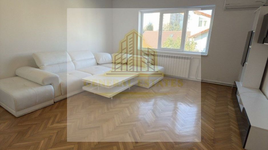 Apartament spatios cu 3 camere - Poză 1