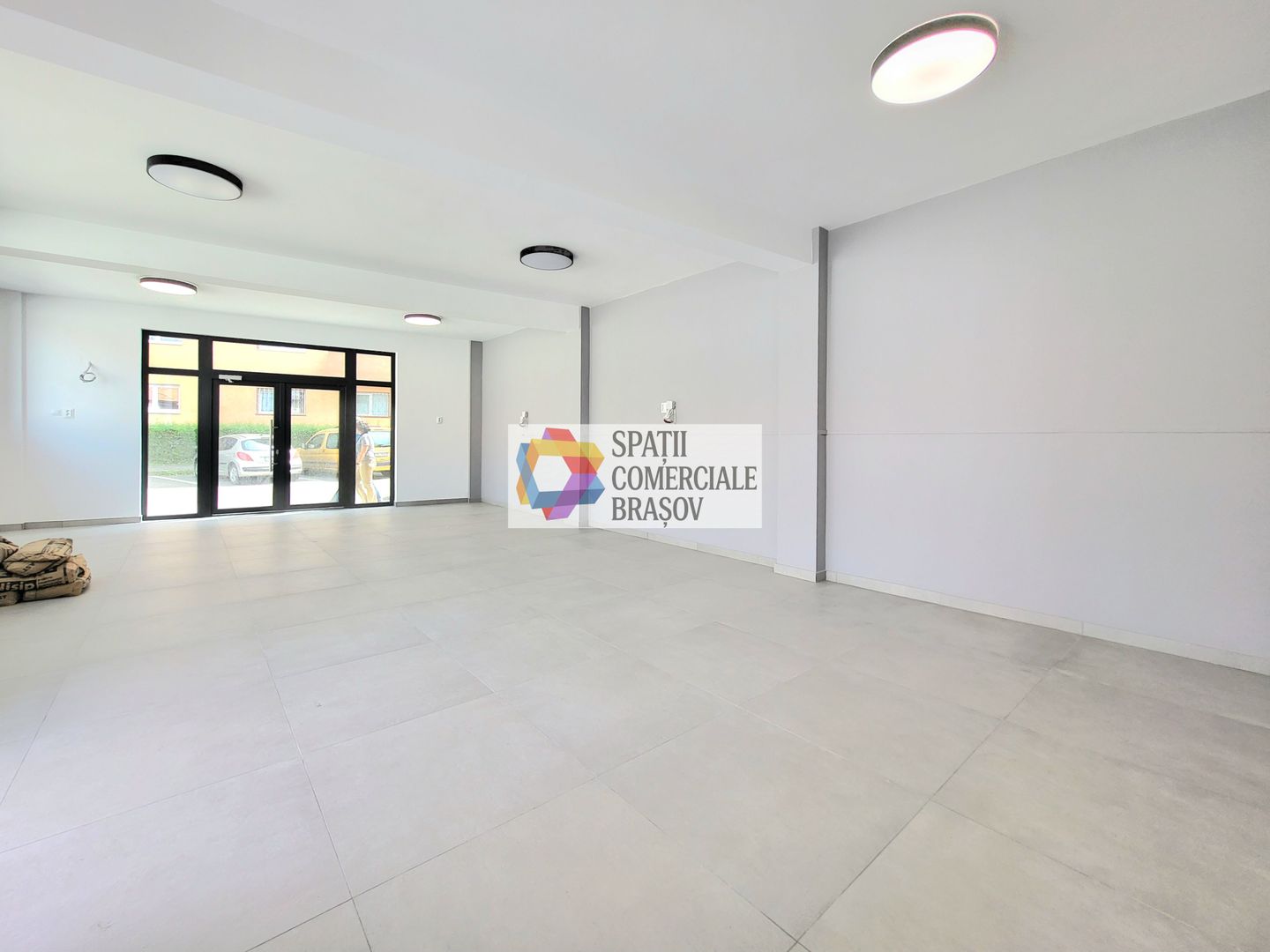 Spatiu comercial la casa - 130mp - Poză 1