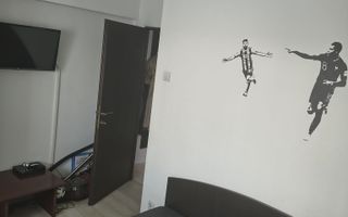 VANZARE 4 CAMERE DECOMANDAT -PARCARE -BULEVARDUL  GHENCEA - Poză 4