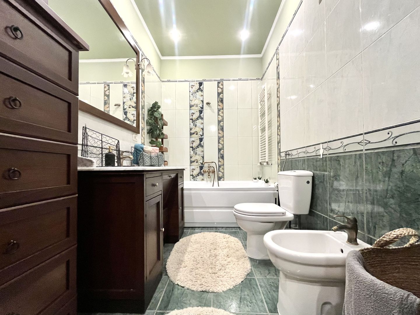 Apartament grandios cu vedere spectaculoasă spre Piața Libertății - Poză 25