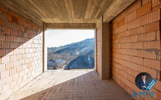 Pensiune/Vilă la roșu P+E+M în Sărata - Poză 17