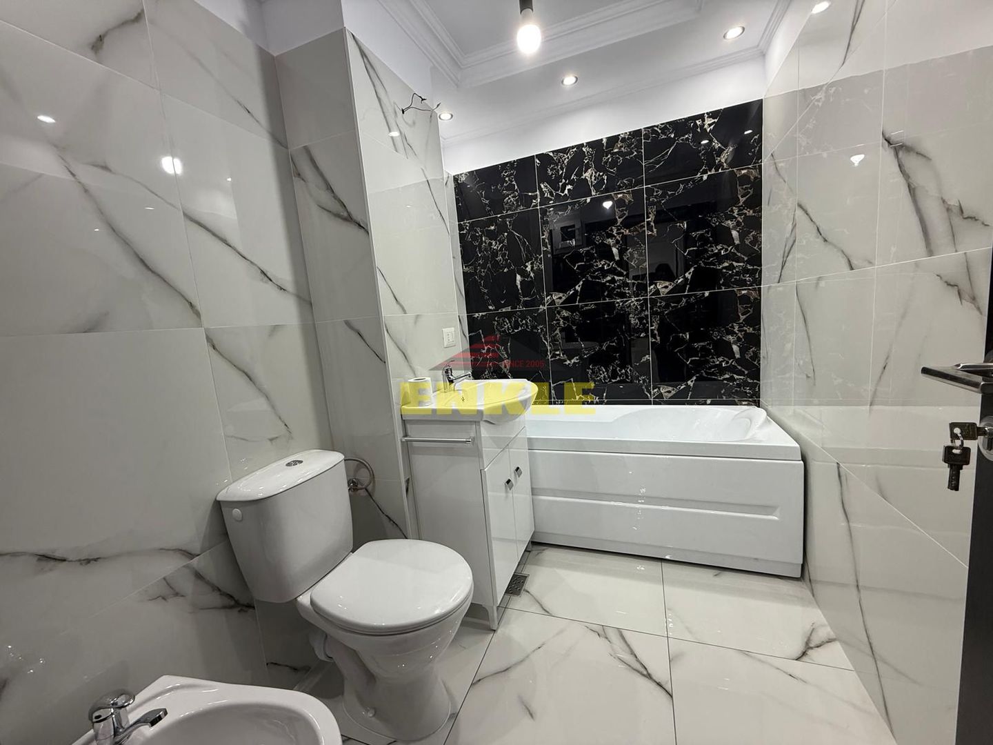 Apartament de vânzare – 2 camere decomandat, 54 mp, Primăverii - Poză 2