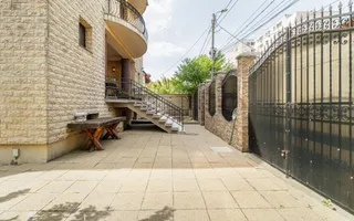 Vila impresionata 550mp util, 300mp teren - Poză 28
