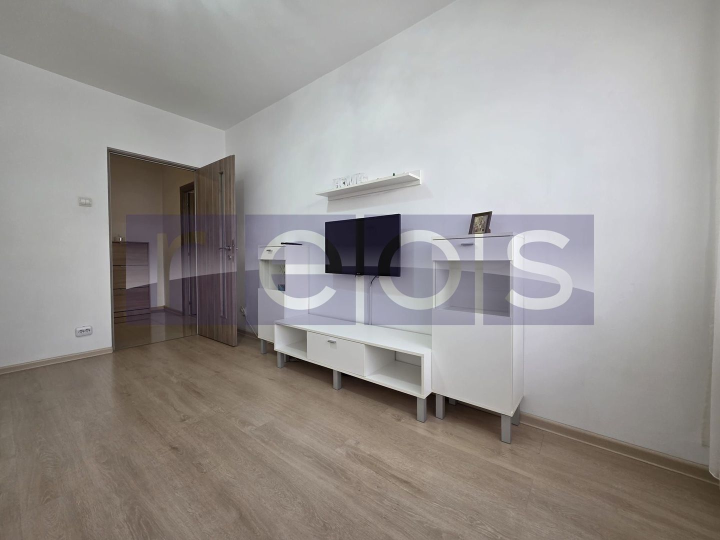 VANZARE -2 CAMERE -DECOMANDAT -PARCARE -CENTRALA PROPRIE - Poză 2