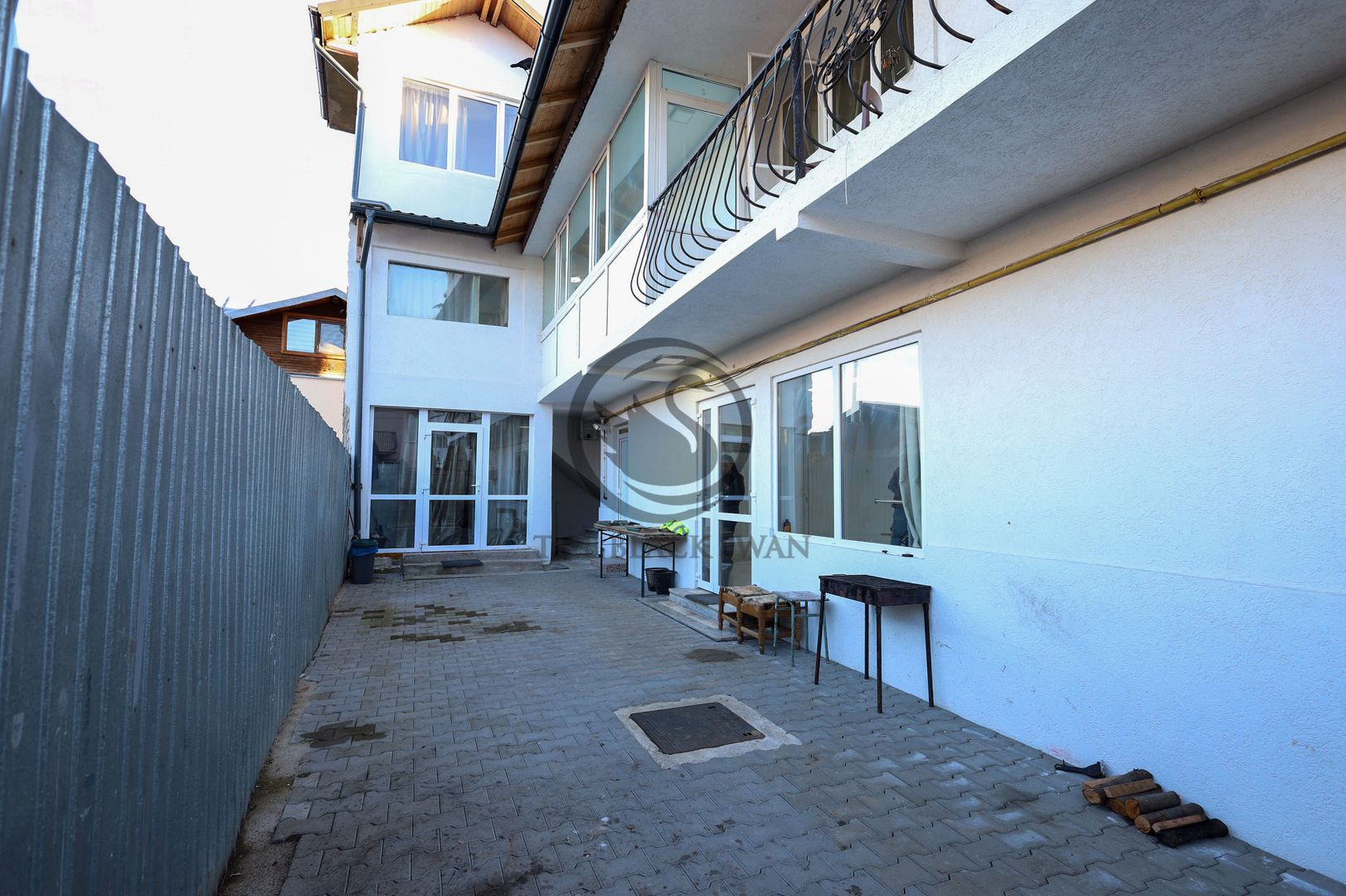 Casa cu 7 camere + spatiu comercial de vanzare | Comision 0 % - Poză 3