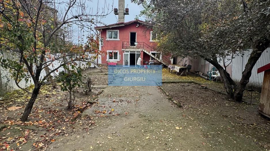 Casă P+M pe strada Tineretului - Poză 2