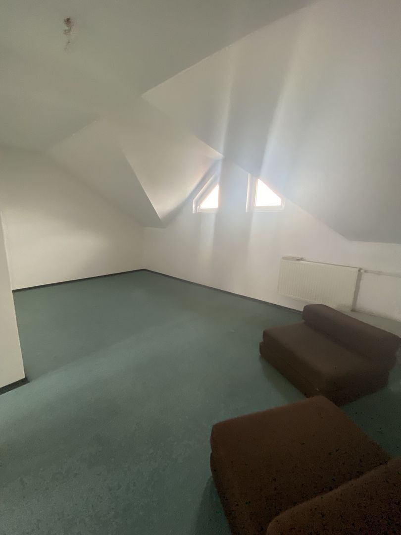 Casa de vânzare/închiriere zona Lunei - Poză 25