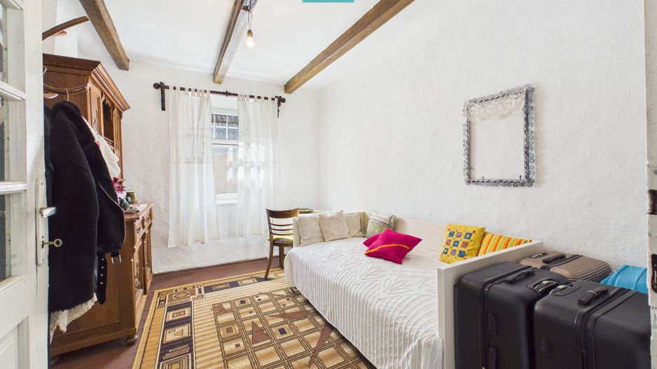 Casă cu 6 camere pe teren de 2029 mp – Miniş - Poză 19