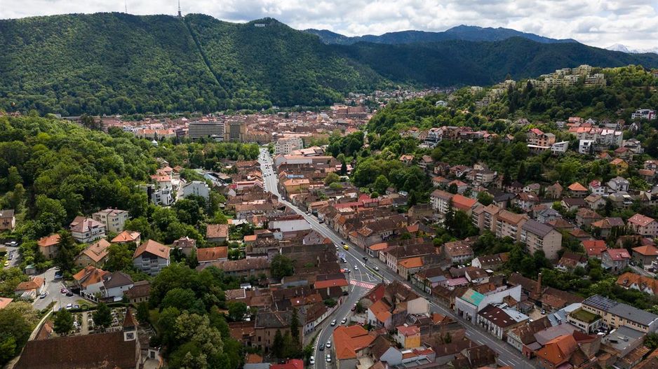 Imobil doua camere in casa+spatiu comercial+teren 270 mp  cu CF separat - Poză 5