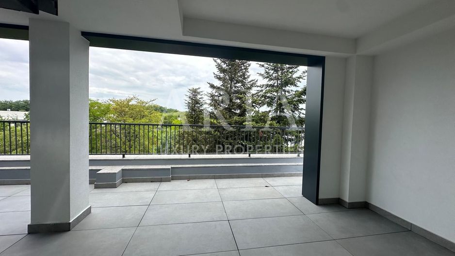 Penthouse superb -  vedere către pădure - Poză 2