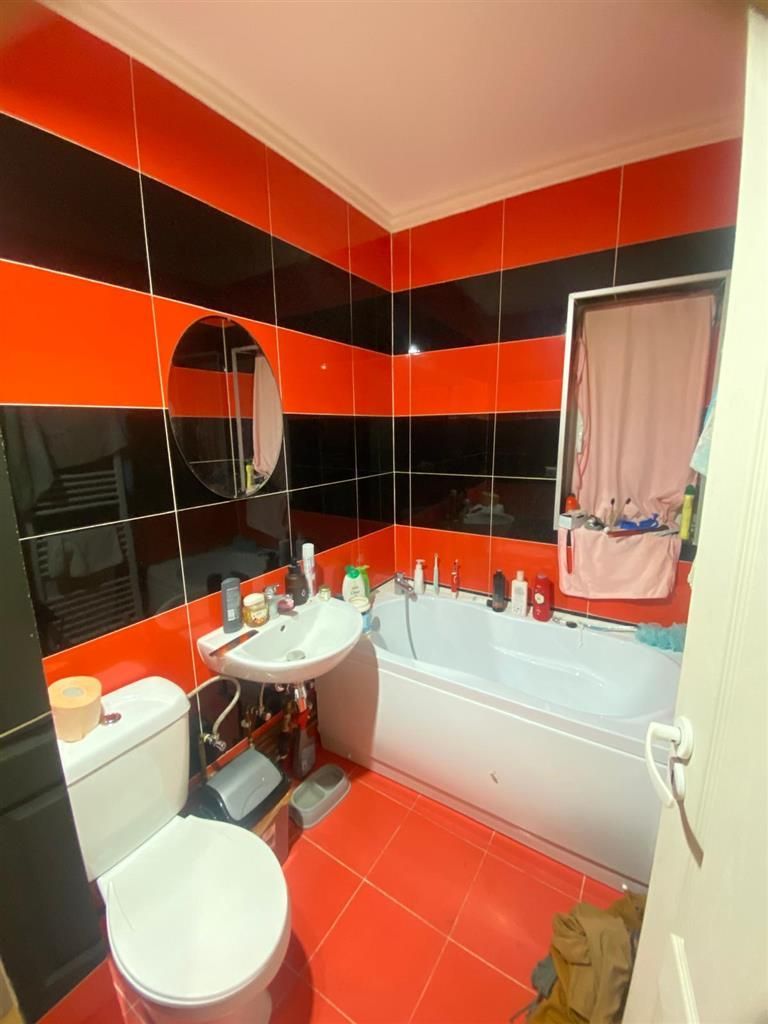 casa cu 2 apartamente Ianova 120mp centrala amenajata - Poză 17