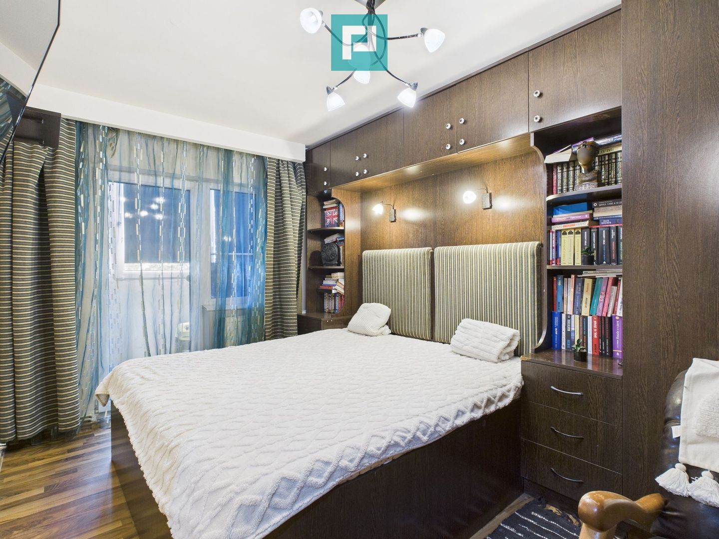 Apartament ultracentral și 2 locuri de parcare - Poză 11