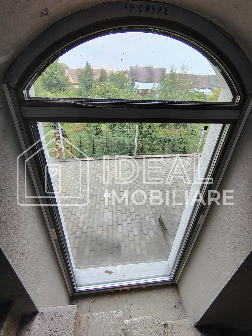 Casa rezidentiala 5 camere, 2 bai, parcare - Sura Mică - Poză 3