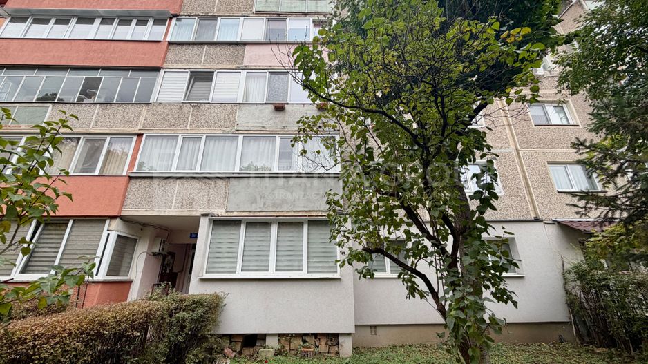 Apartament cu 3 camere, 2 bai  - zona Tractorul - Poză 18