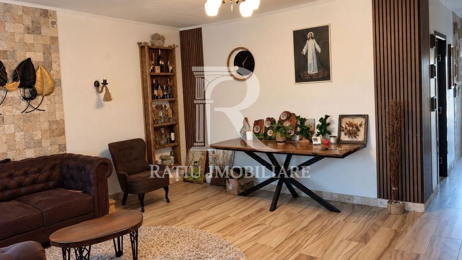 Casă cu 2 dormitoare și 300 mp teren | Sântandrei - Poză 2