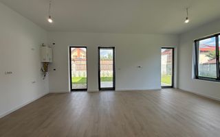 Duplex Mosnita Noua-finisat, curte amenajata - Poză 4