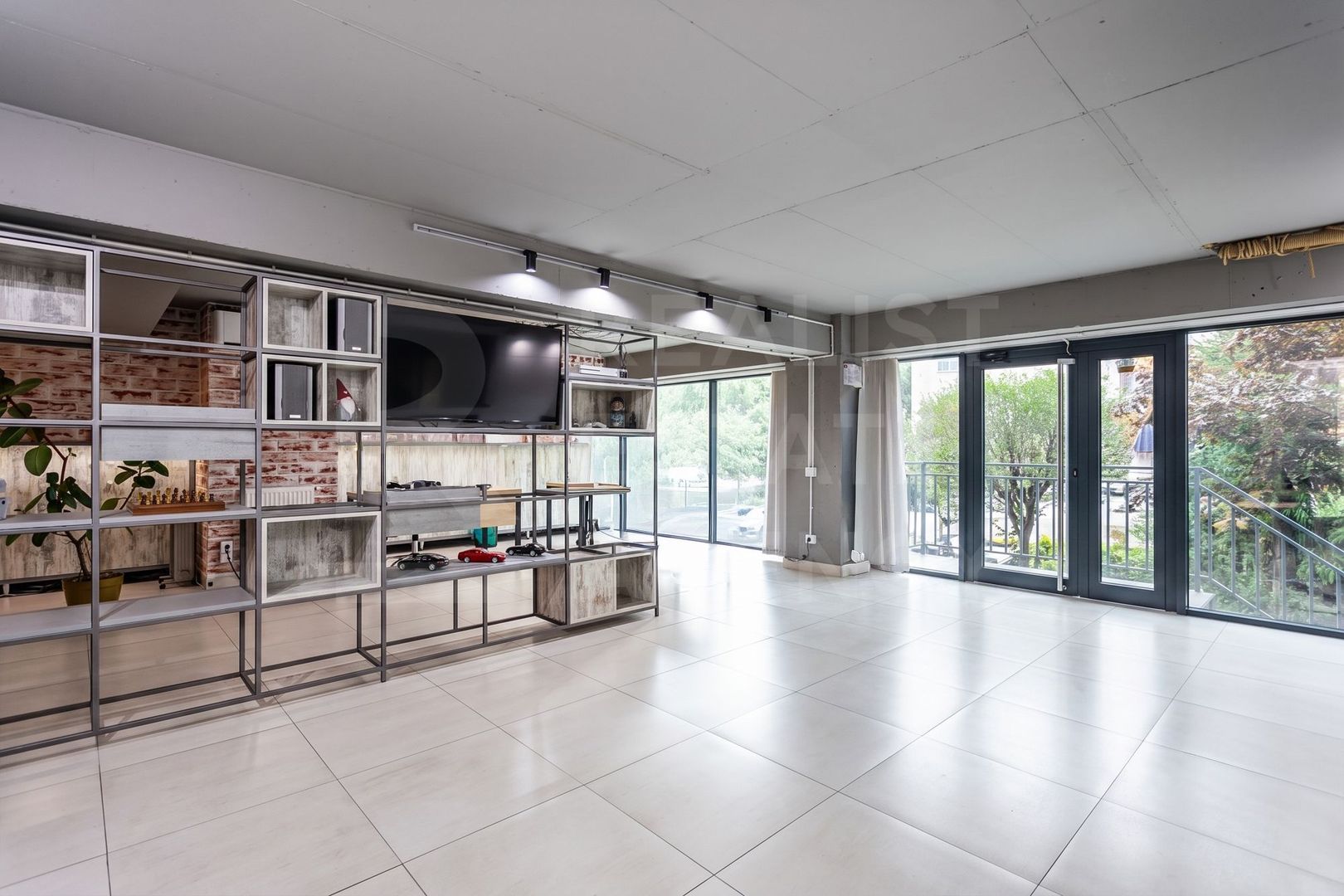 Vânzare/chirie, spațiu comercial, str. Valea Trandafirilor, Centru - Poză 2