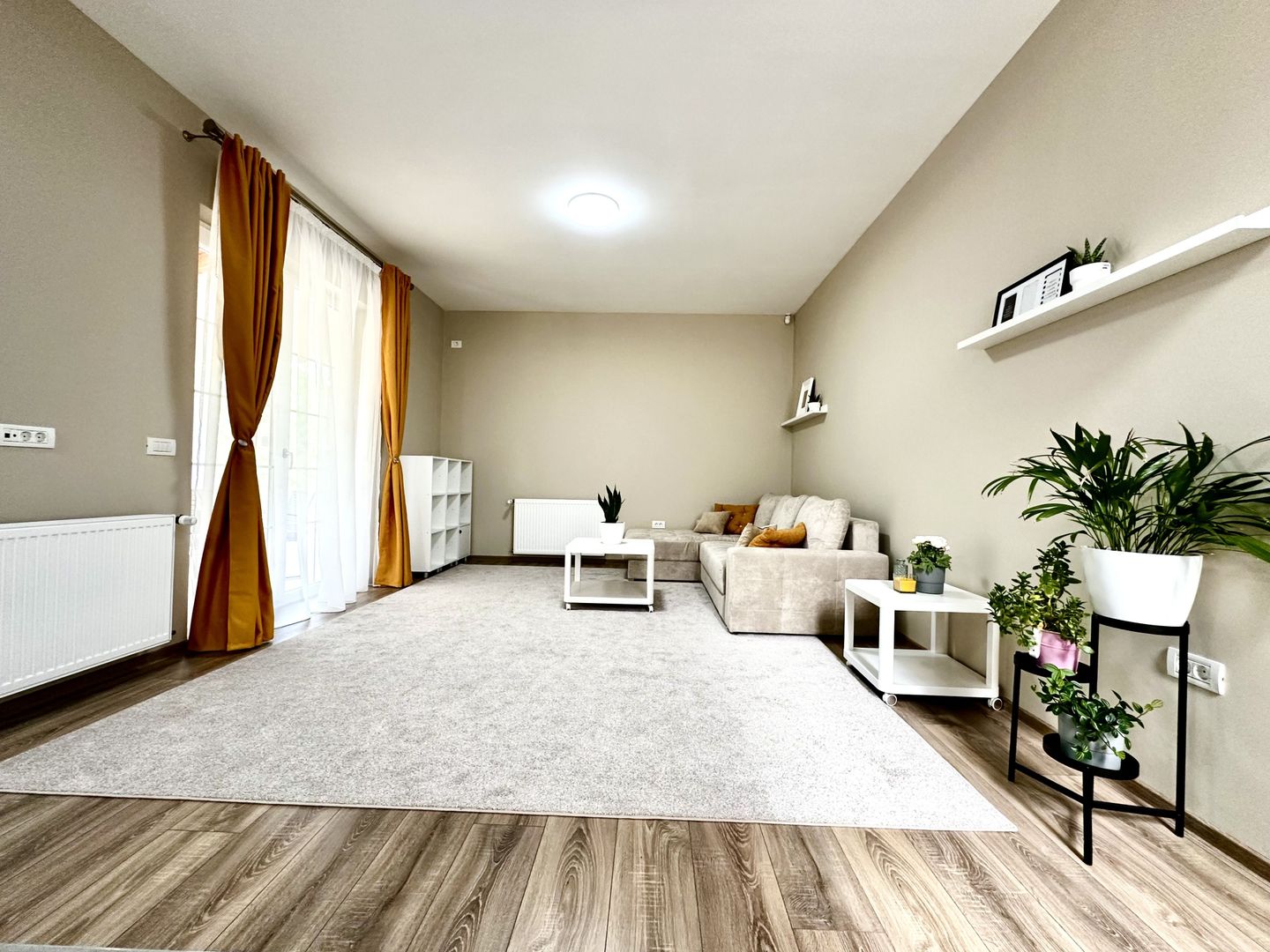 Casa cu 4 dormitoare de închiriat - Dumbravita - Poză 9