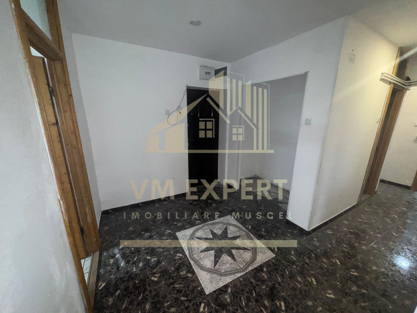 APARTAMENT 3 CAMERE ETAJ 7/8 BLOC UNICAT CAMPULUNG OFERTARE MULTIPLĂ OPEN HOUSE 01.09.25-02.09.25 - Poză 9