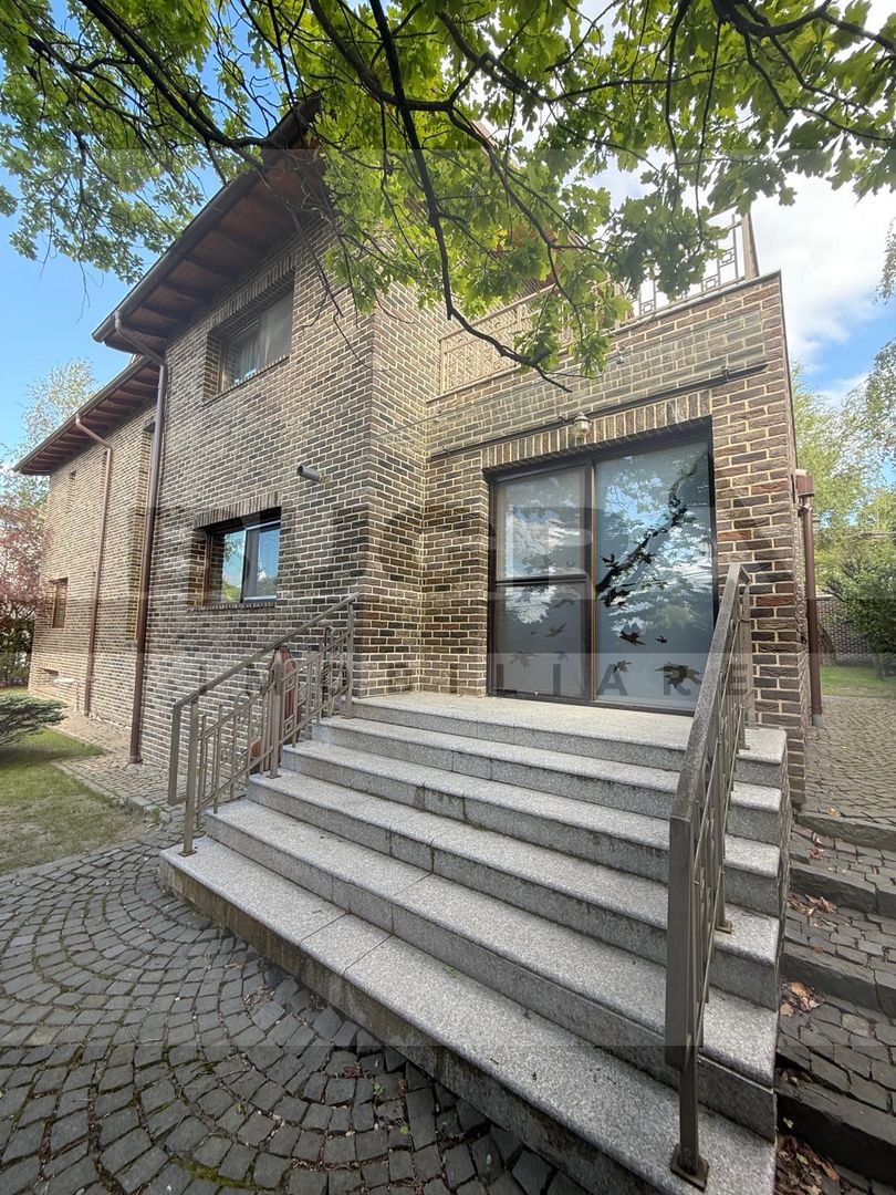 Casa exclusivista 310mp, teren 900mp, zona Faget - Poză 1