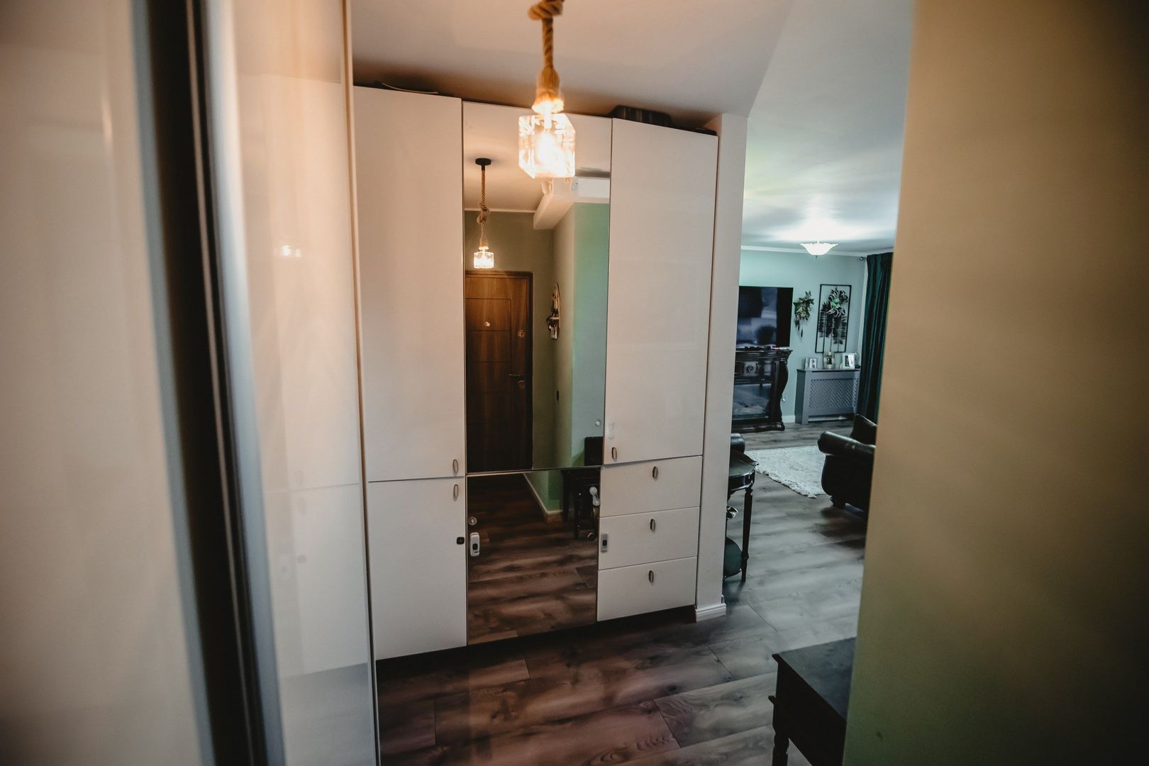 Apartament la Cheie cu parcare Subterana Buna ZIua - Poză 20